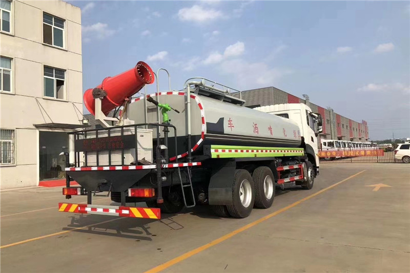 東風天龍后八輪20噸噴霧車，國六綠化噴灑車